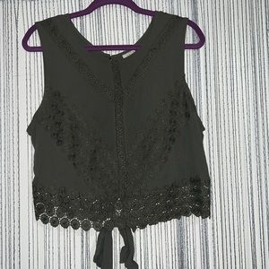 Cropped dark sage tank with tie back. Lacey details size XL brand new never worn